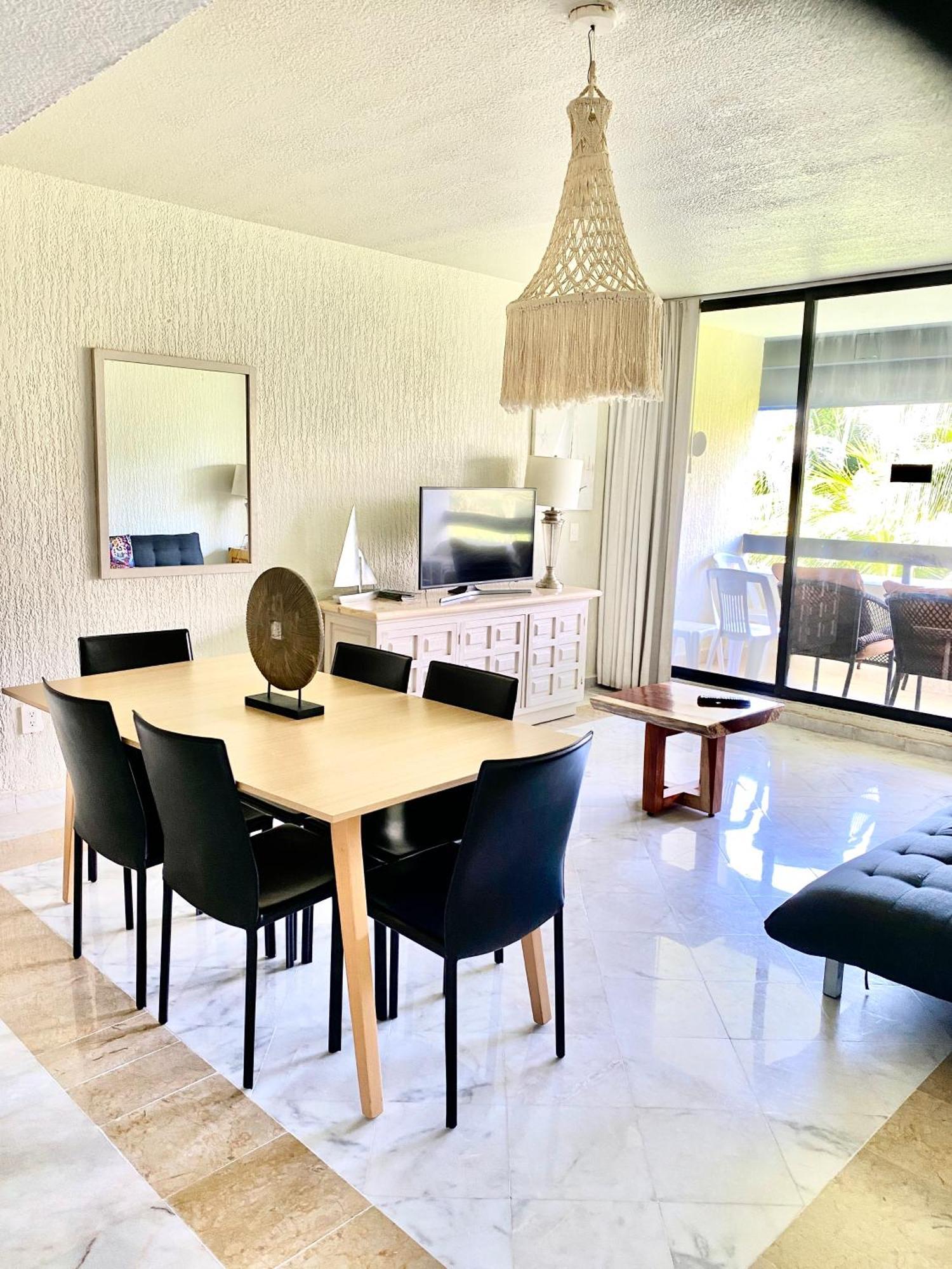 Condo In Ocean Front Resort Канкун Номер фото