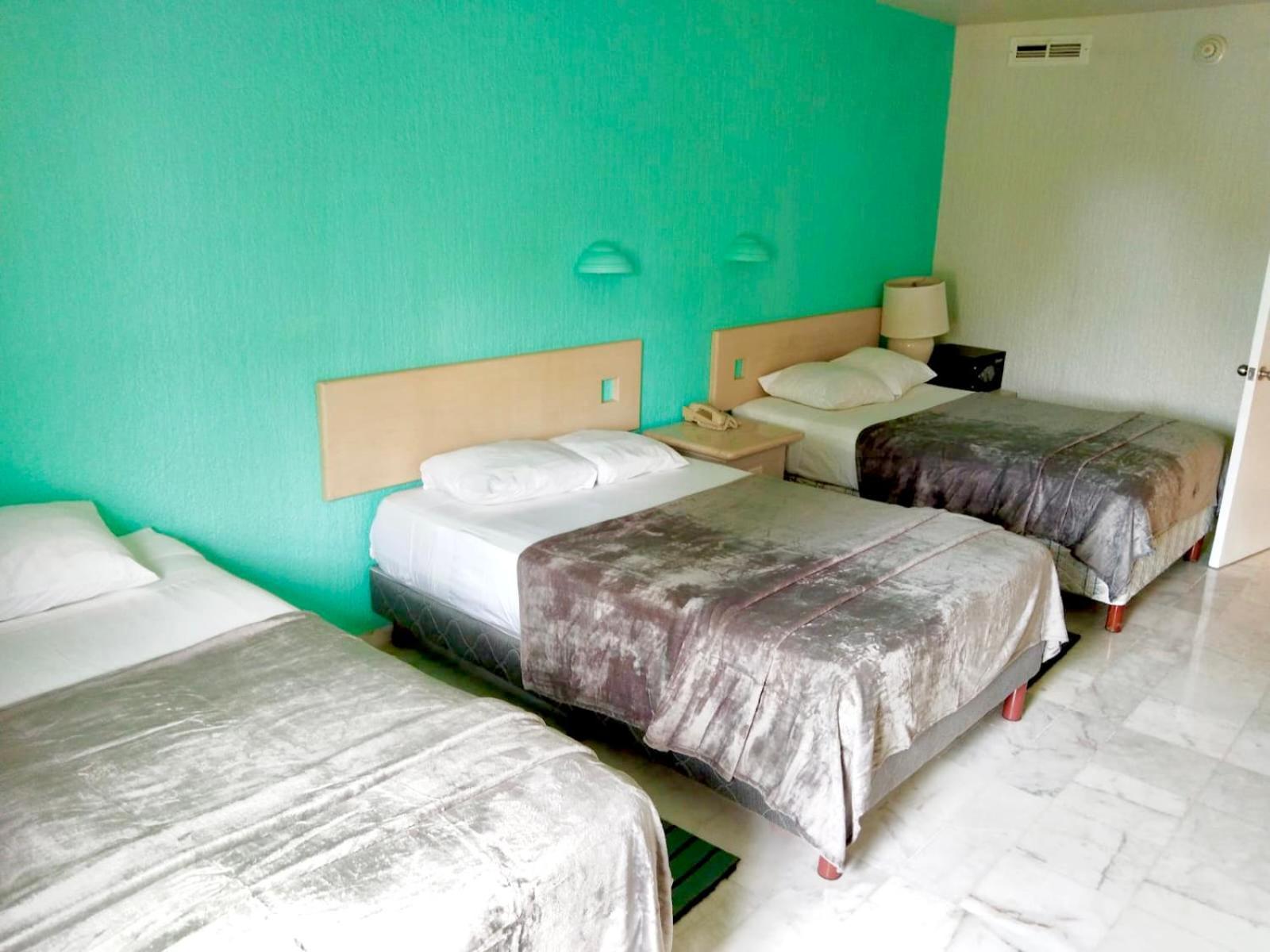 Condo In Ocean Front Resort Канкун Номер фото