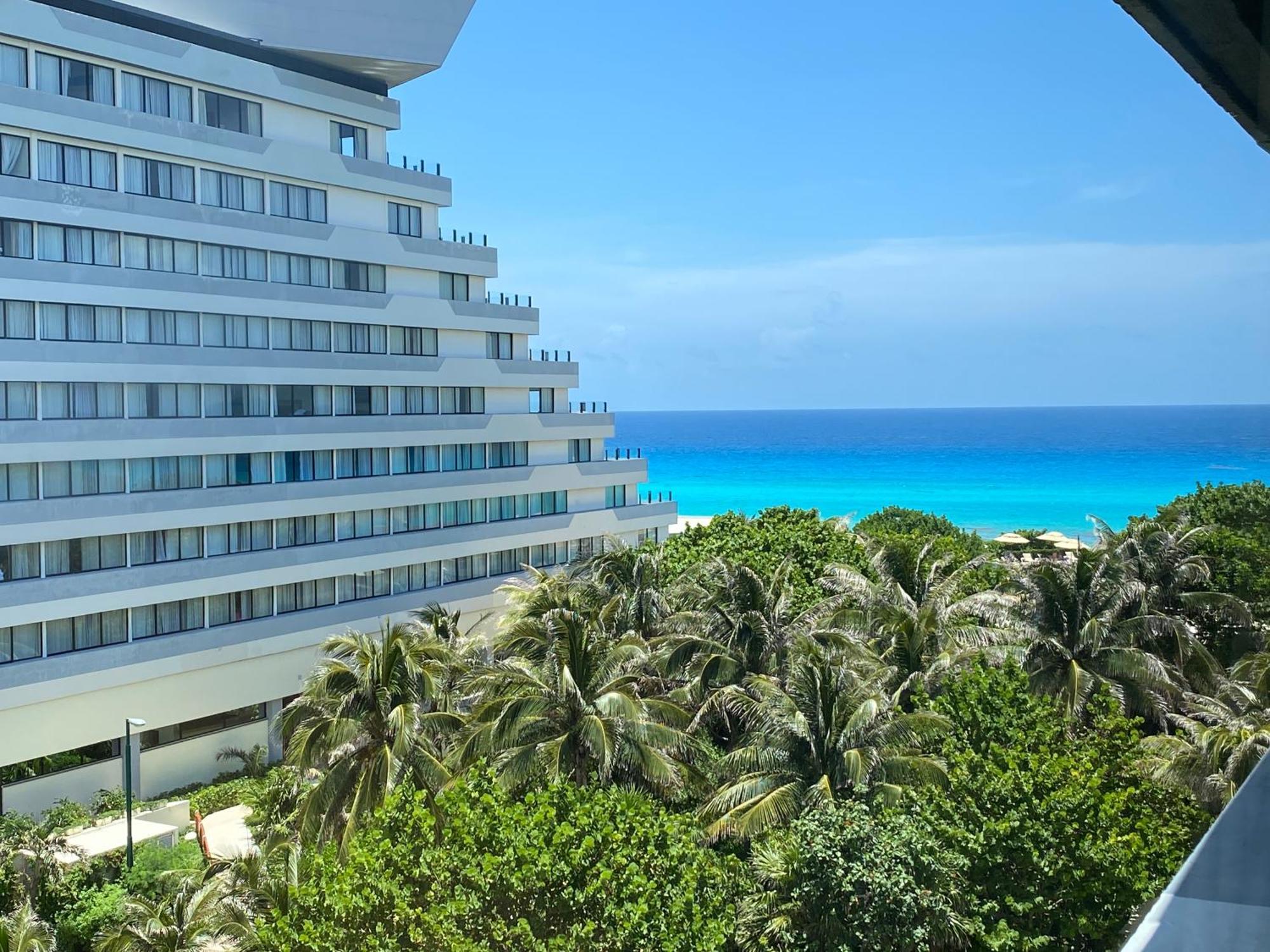 Condo In Ocean Front Resort Канкун Номер фото