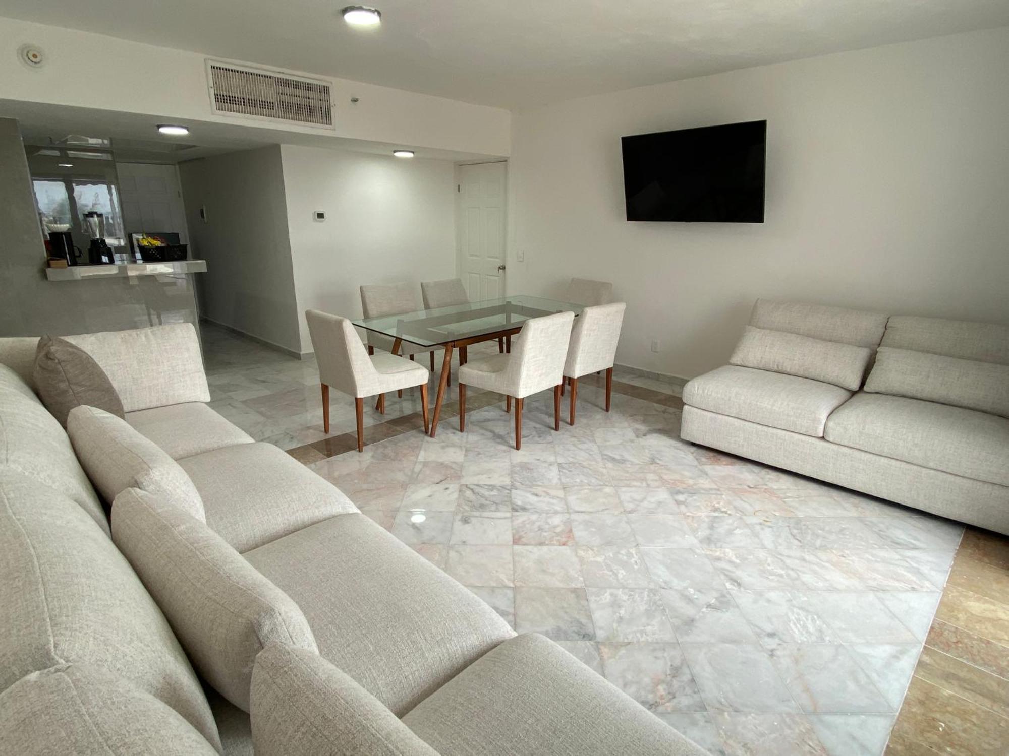 Condo In Ocean Front Resort Канкун Номер фото
