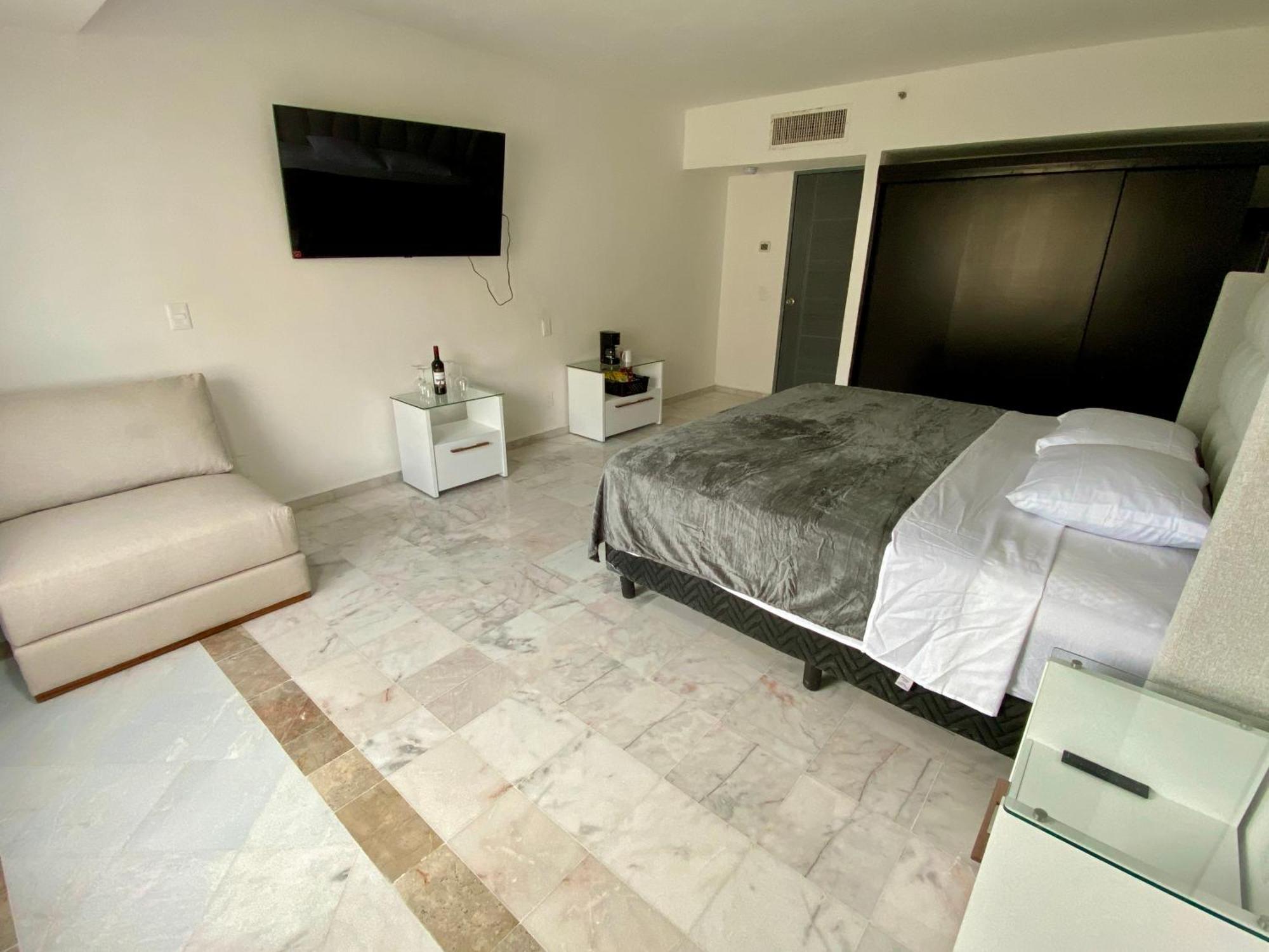 Condo In Ocean Front Resort Канкун Номер фото